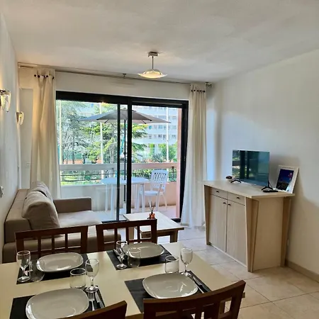 2 Pieces Bord De - Parking-clim-piscine * Villeneuve-Loubet